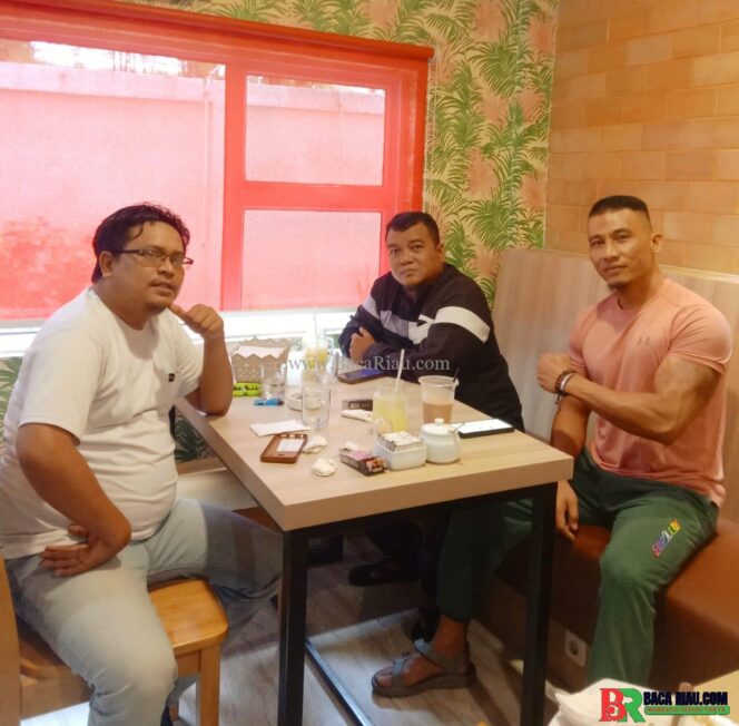 
					Fap Tekal mendesak Kapolres Dumai segera menetapkan tersangka terhadap pimpinan PT KPI RU II yang diduga lalai menjalankan amanah Undang-Undang Ketenagakerjaan