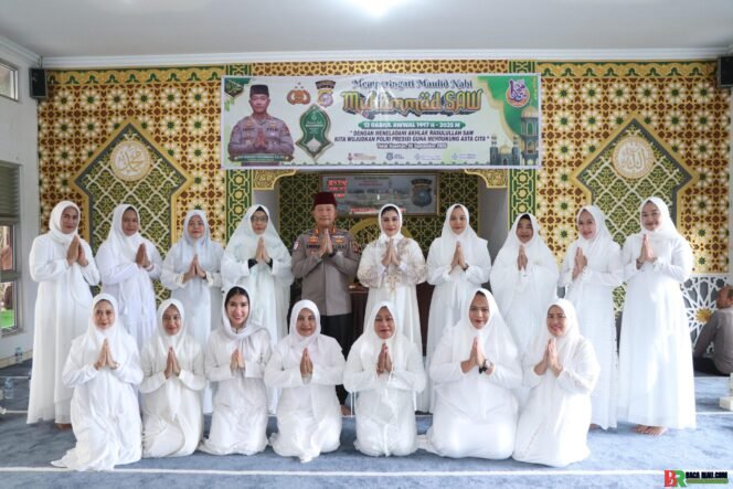 
					Polres Kuansing Gelar Peringatan Maulid Nabi Muhammad SAW 1447 H / 2025 M, Jadikan Keteladanan Rasul sebagai Landasan Tugas