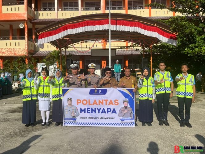 
					Polantas Sapa Pelajar SMA N 2 Bangkinang Kota, Kampanyekan Keselamatan Berlalu Lintas