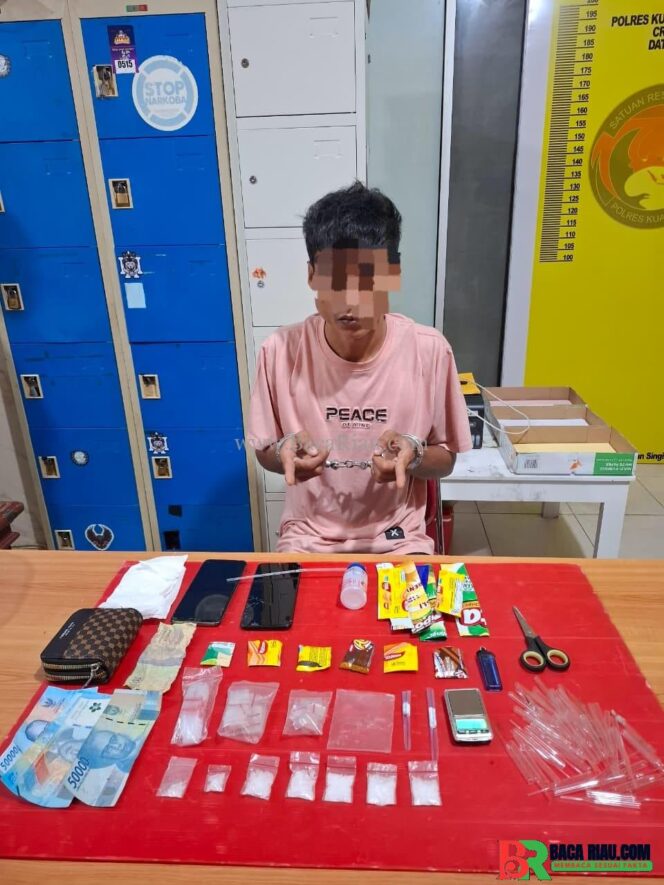 
					Tim Mata Elang Satresnarkoba Polres Kuansing Ungkap Peredaran Sabu 13,42 Gram di Desa Sungai Buluh