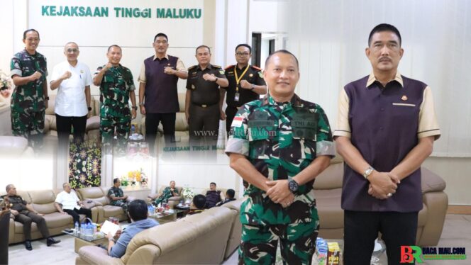 
					Kajati Maluku Agoes SP Terima Kunjungan Silahturahmi Danrem 151/Binaiya di Kejaksaan Tinggi Maluku 