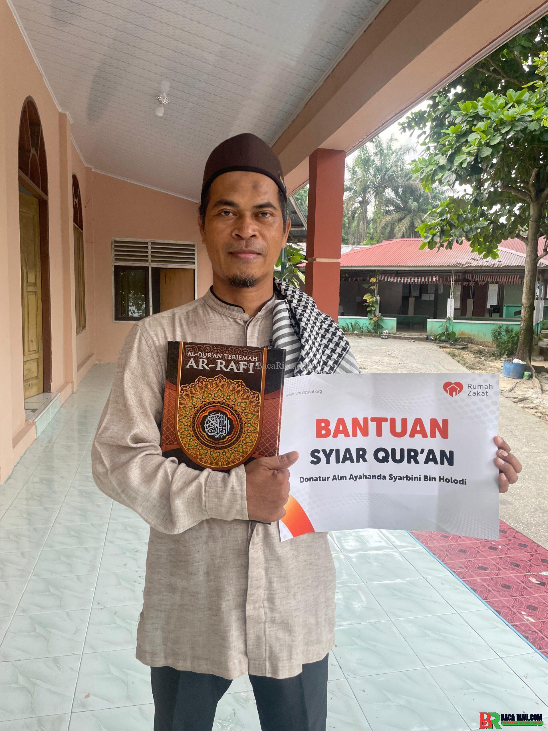 Rumah Zakat Salurkan Alquran untuk Para Penghafal di Ponpes Hidayatullah, Tenayan Raya