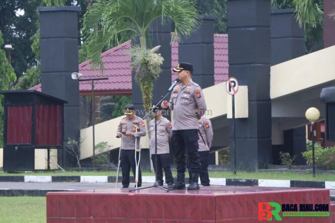 
					Polres Kuantan Singingi Gelar Apel Pagi, Kapolres AKBP R. Ricky Pratidiningrat S.I.K., M.H., Tekankan Disiplin dan Profesionalisme Personel