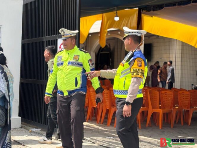 
					Wadirlantas Polda Riau Pantau Pengamanan Ibadah Natal dan Arus Lalu Lintas di Pekanbaru