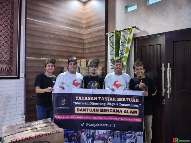 
					‎Solidaritas dari Pekanbaru untuk Sumatra: Tanjak Bertuah Distribusikan Bantuan Air Mineral ke Batu Busuk