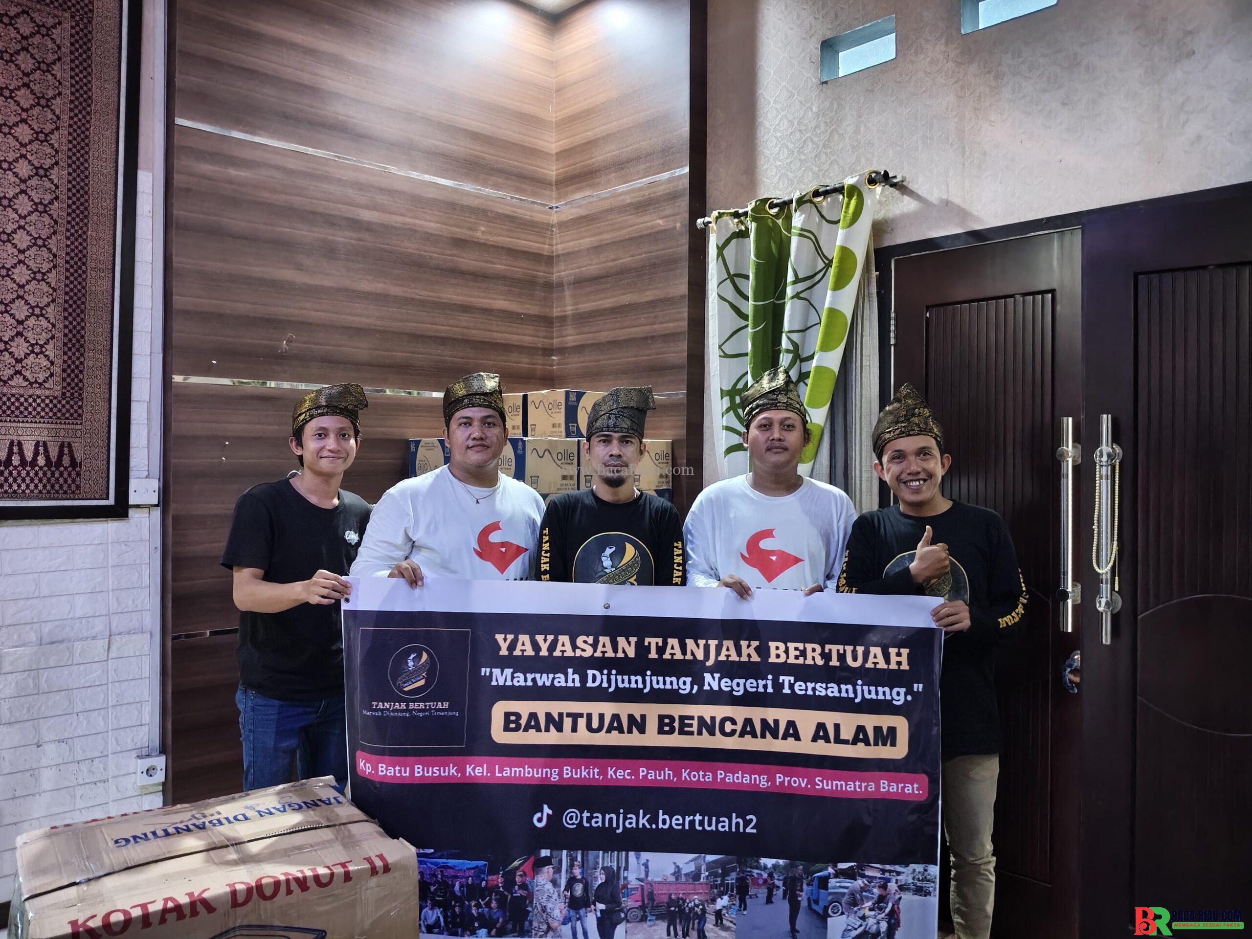 ‎Solidaritas dari Pekanbaru untuk Sumatra: Tanjak Bertuah Distribusikan Bantuan Air Mineral ke Batu Busuk