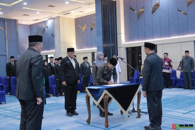 
					Wawako Markarius Lantik Puluhan Pejabat Struktural dan Fungsional