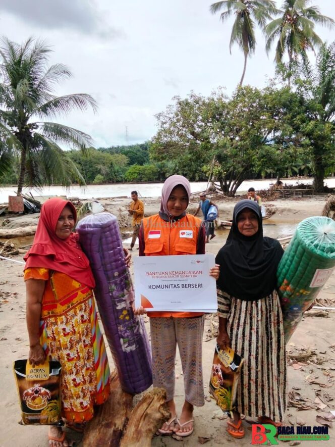 
					Komunitas Berseri Melalui Rumah Zakat salurkan bantuan bagi Warga Terdampak Bencana Tapanuli Selatan,Sibolga