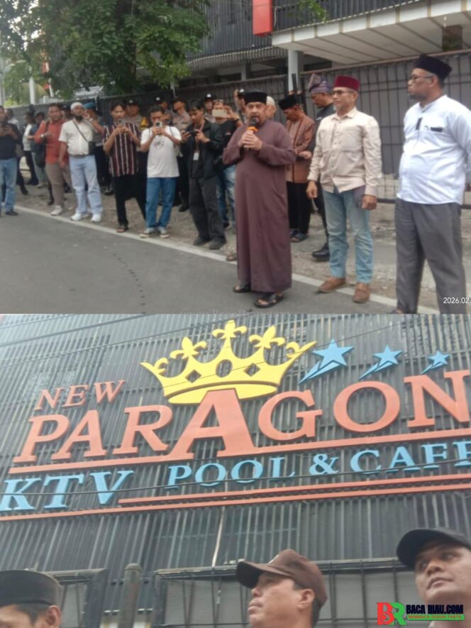 
					Tuntut Izin Paragon KTV di Cabut,Ratusan Masa Gelar Aksi Unjuk Rasa