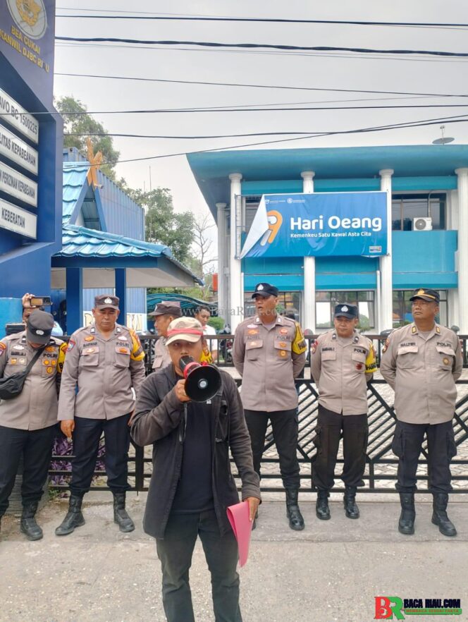 
					“Tangkap Mafia Rokok!” Aksi Keras BALAPATISIA Kepung Bea Cukai Riau