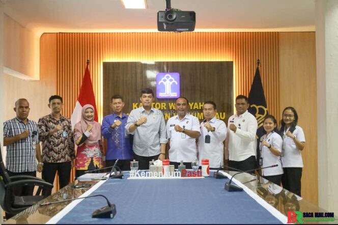 
					Terima Kunjungan Tim Deputi Kemenko Kumham Imipas, Kanwil Kemenkum Riau Paparkan Capaian Posbankum dan Penguatan Akses Bantuan Hukum