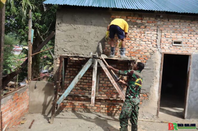 
					Rehab RTLH Rumah Almarhum Yudarfis, Wujud Kepedulian TMMD Ke-127 Kodim 0301/Pekanbaru