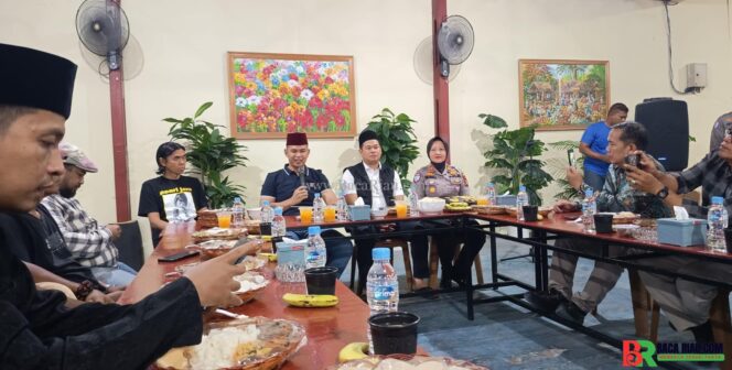 
					Kapolres Bengkalis Bukber Bersama awak media Duri, menjalin tali silaturahmi serta Sinergi dan Keterbukaan Informasi