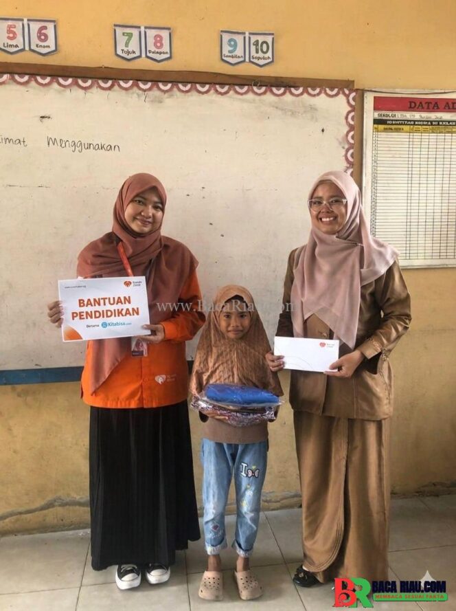 
					Rumah Zakat dan Kitabisa.com Salurkan Bantuan Pendidikan untuk Pelajar Yatim & Dhuafa di Pekanbaru