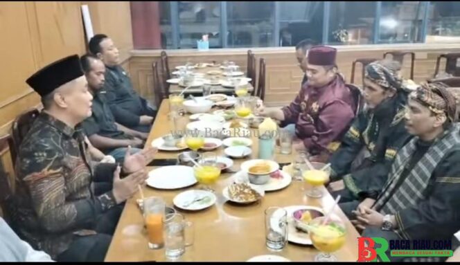 
					Jalin Silahturahmi di Bulan Suci,Ketua Umum Silat Tuah Sakti Buka Bersama dengan Ketua IPSI Bukittinggi 