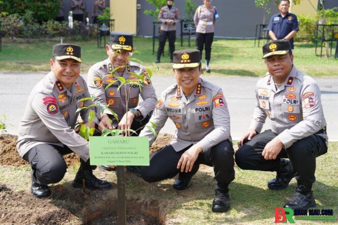 
					Kabareskrim Apresiasi Kinerja Polda Riau Dalam Penanganan Karhutla, Minta Tindak Tegas Pelaku Pembakaran