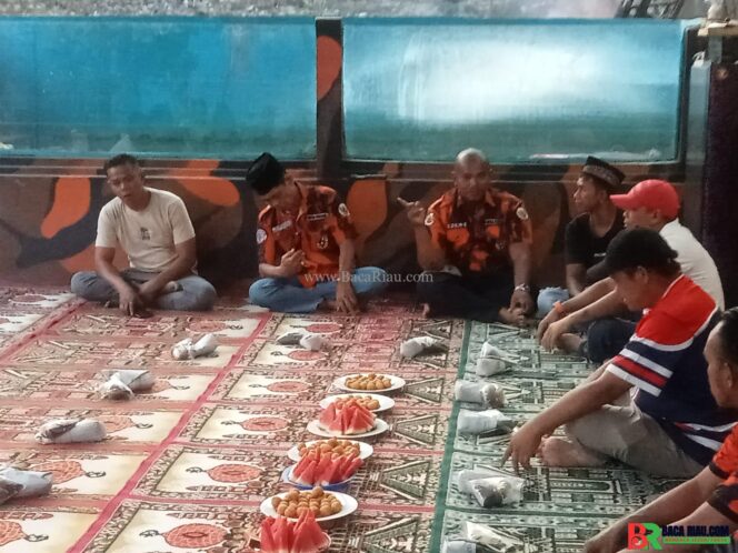 
					Pemuda Pancasila Ranting Kampung Dalam Gelar Buka Puasa Bersama, Pererat Silaturahmi Sesama Anggota 