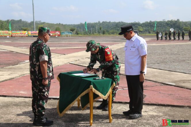 
					Kasdam XIX/Tuanku Tambusai Tutup TMMD ke-127 di Kota Pekanbaru