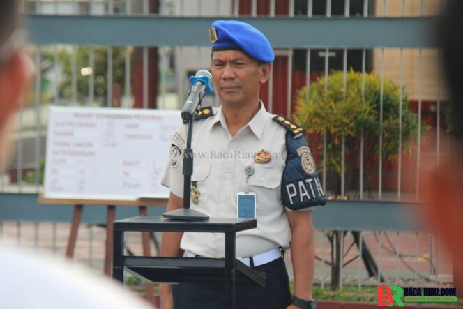 
					Apel Pagi Lapas Pekanbaru, Kasubag TU Ingatkan Pentingnya Disiplin dan Integritas Petugas