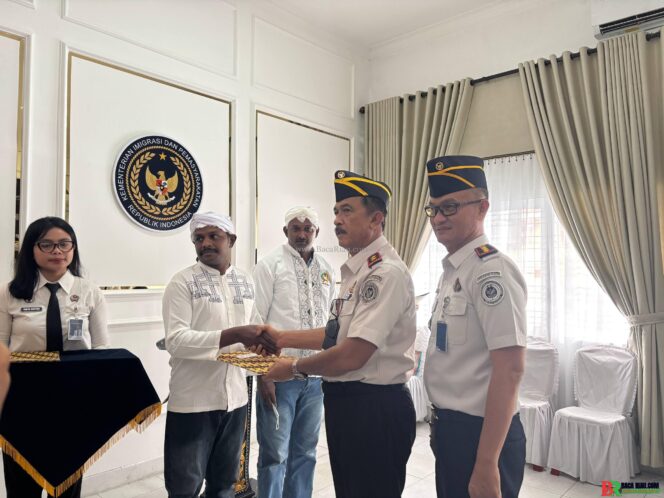 
					Tanpa Sekat Bangsa dan Agama, Lapas Pekanbaru Berikan Remisi Nyepi 2026 Bagi WNA Asal Malaysia