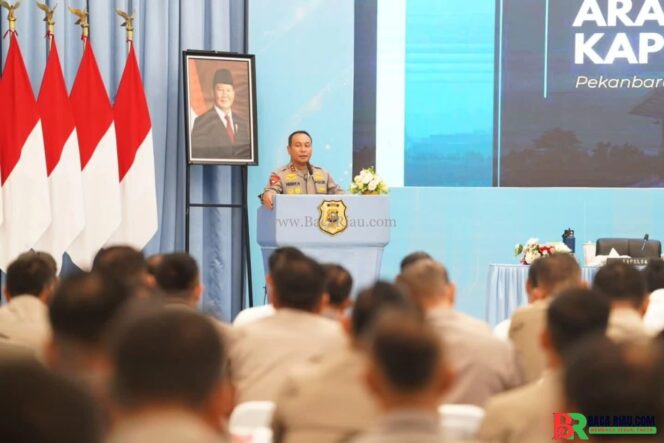 
					Kapolda Riau Tegaskan Zero Tolerance Narkoba: Perintahkan Jajaran Bergerak Cepat, Berintegritas, dan Humanis