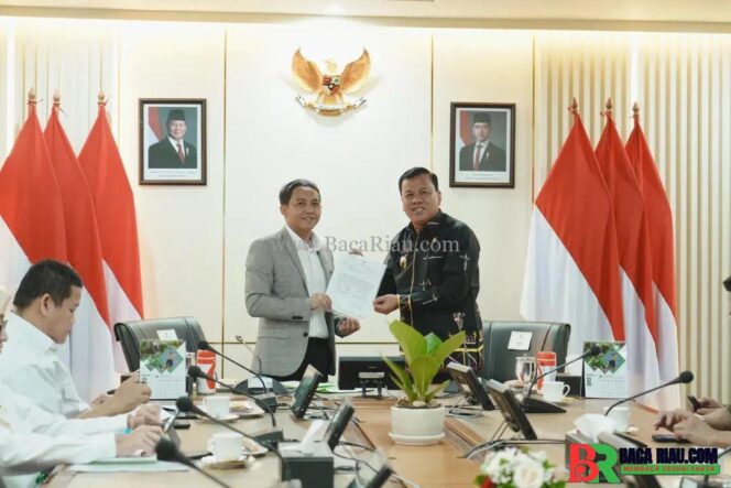 
					Dorong Revisi Peta TORA, Bupati Kuansing Sampaikan Aspirasi Lahan Warga ke Menteri Kehutanan RI