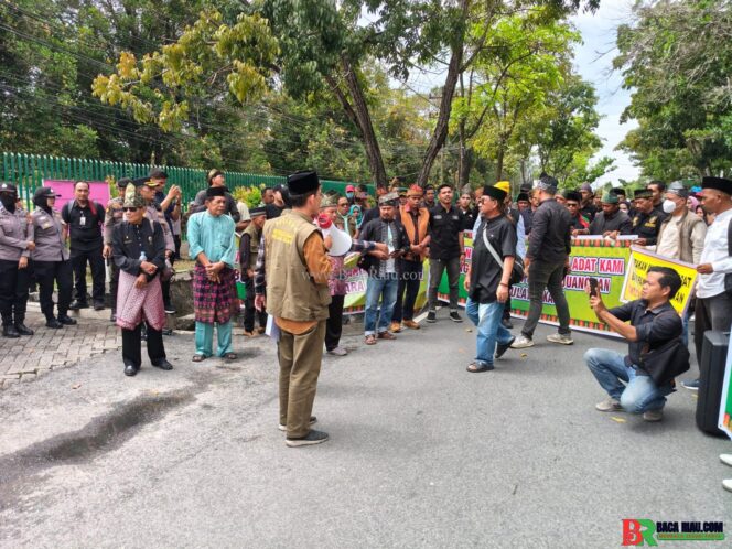 
					“Kami Bukan Perampok!” Melayu Riau Desak Pengembalian Tanah Ulayat
