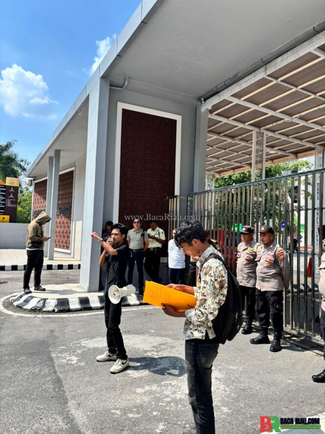 
					FOPAM-RIAU Gelar Aksi, Desak Pengusutan Dugaan Pencemaran dan Penyimpangan di DLH Rohil