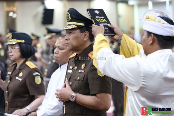 
					Kejati Riau Berganti Nahkoda,I Dewa Gede Wirajana Resmi Dilantik