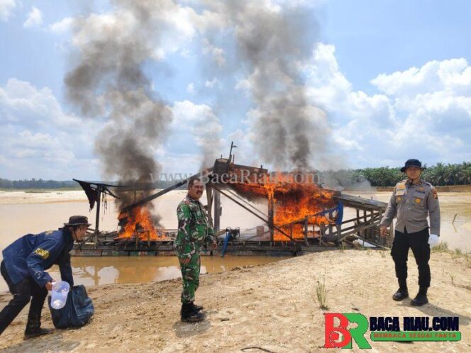 
					Kolaborasi Polisi dan TNI Respon Laporan Warga soal PETI, 12 Rakit Dimusnahkan