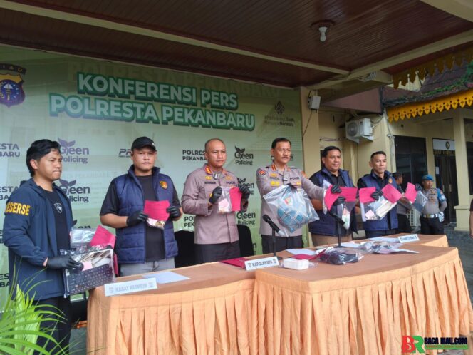 
					Polisi Ungkap Jejak Pelarian 4 Pembunuh Lansia Pekanbaru hingga Ditangkap