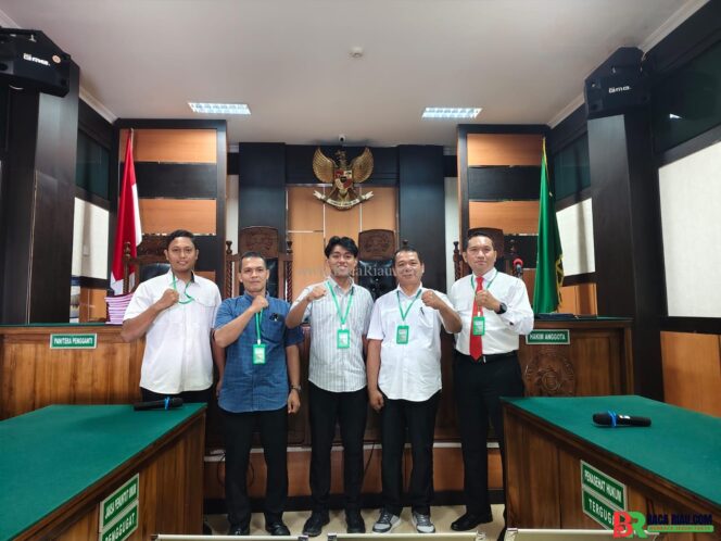
					Pengadilan Negeri Pasir Pengaraian Tolak Seluruh Permohonan Praperadilan Sariman Siregar, Nyatakan Proses Hukum Polres Rokan Hulu Sah