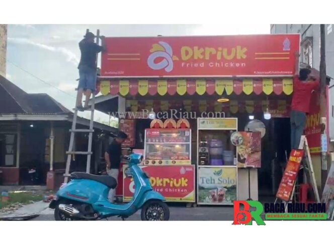 
					Usaha Kuliner Boy di Jalan Nenes Pekanbaru Kian Diminati, DKriuk Fried Chicken Siap Layani Pesanan via WhatsApp