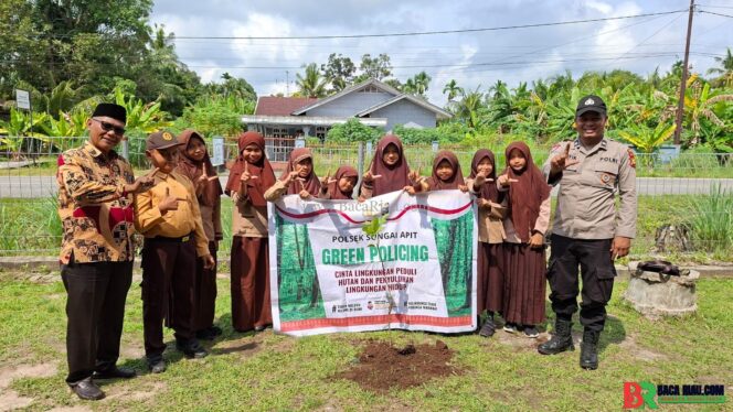 
					‎Polsek Sungai Apit Gencarkan Green Policing, Tanamkan Kepedulian Lingkungan Sejak Dini  ‎