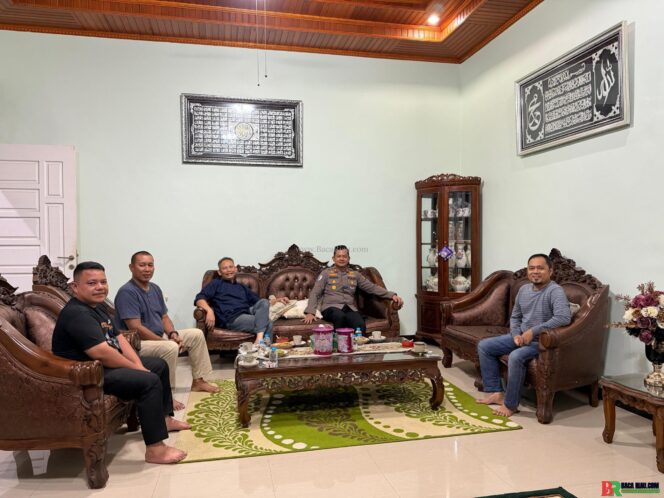 
					‎Kapolsek Sungai Apit Rangkul Tokoh Masyarakat, Perkuat Sinergi Jaga Kamtibmas