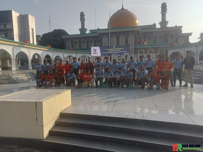 
					Kolaborasi TNI AU dan Pemuda Pancasila Kampung Dalam Tuai Apresiasi Warga, Pekanbaru Semakin Bersih dan Asri