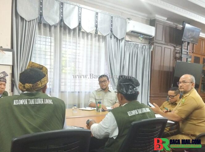 
					Rapat Klarifikasi FPKMS Ditunda, Koptan Lubuk Linong Tegaskan Tuntutan Hak Plasma kepada PT Tumpuan