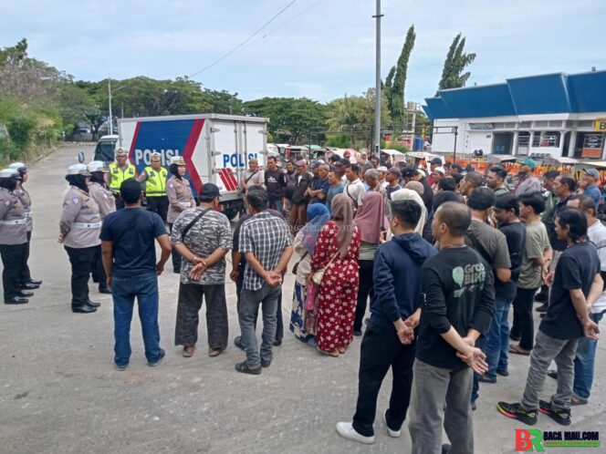 
					Polantas Aceh untuk Masyarakat: Jumat Barokah, Berbagi Sembako dan Menebar Kepedulian di Terminal Batoh