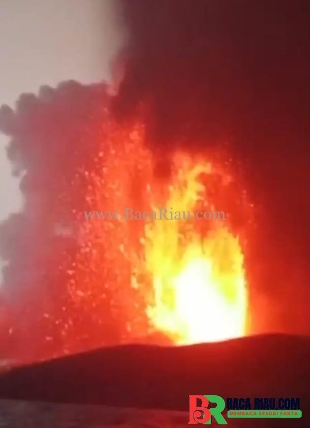 GUNUNG ANAK KRAKATAU LEVEL III (SIAGA), POLISI IMBAU WARGA JAGA JARAK RADIUS 3 KM